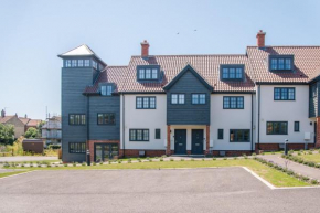 3 Oaks Court, Thorpeness Air Manage Suffolk